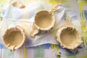 preparazione tortino con salsiccia